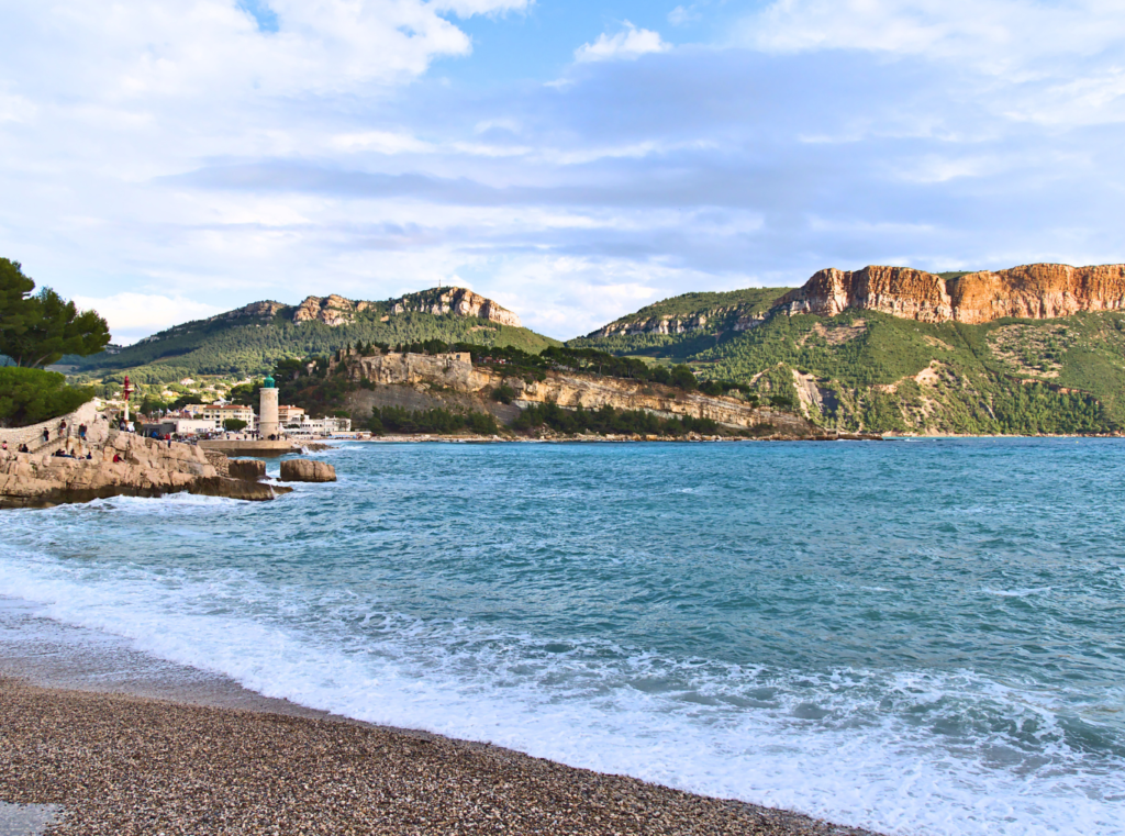 Bestouan beach, with its azure waters, face to the beautiful hill of the cap canaille. With its pharos and its village.